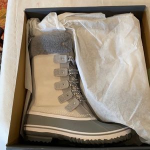 Eddie Bauer Women’s Snow Boots